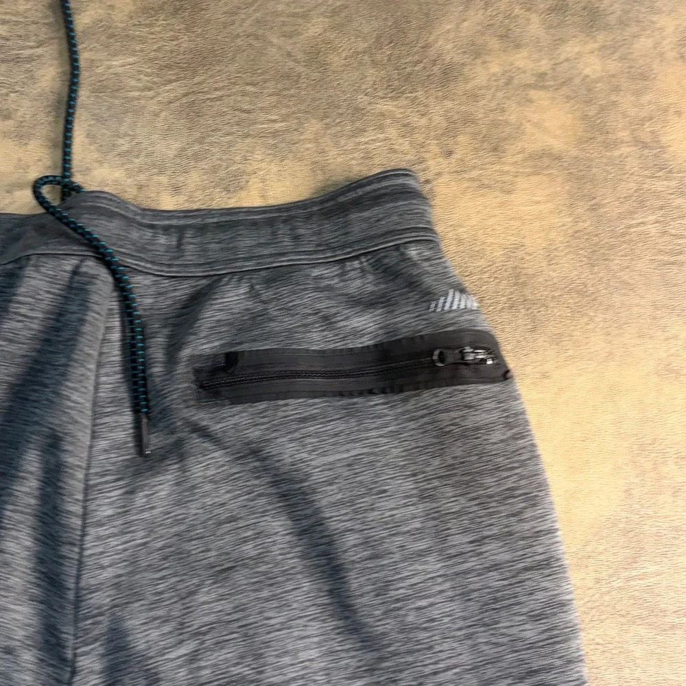 American Eagle Joggers Mens Small Gray Tech Fleece Graphic Activewear 3003